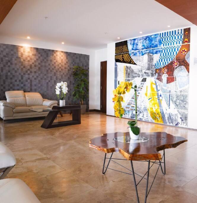 1102 Torre Los Yoses Hermoso Apartamento En Barrio Escalante Sin Parqueo San José Eksteriør billede