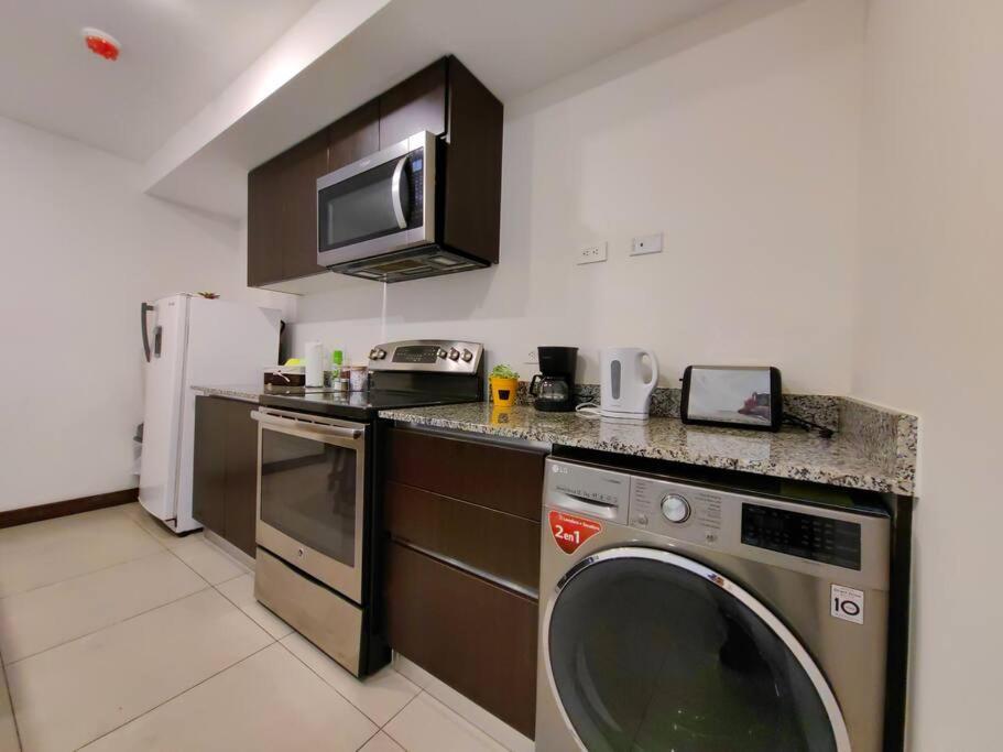 1102 Torre Los Yoses Hermoso Apartamento En Barrio Escalante Sin Parqueo San José Eksteriør billede